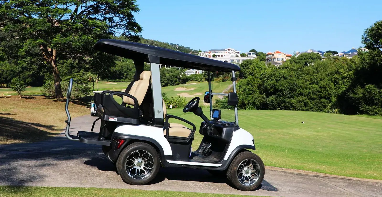 Tara Roadster Golf Cart with Rear Seat on Course