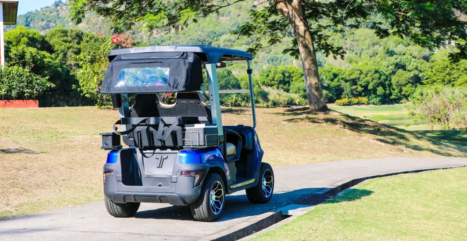 Golf Cart with Cooler for Refreshing Rounds